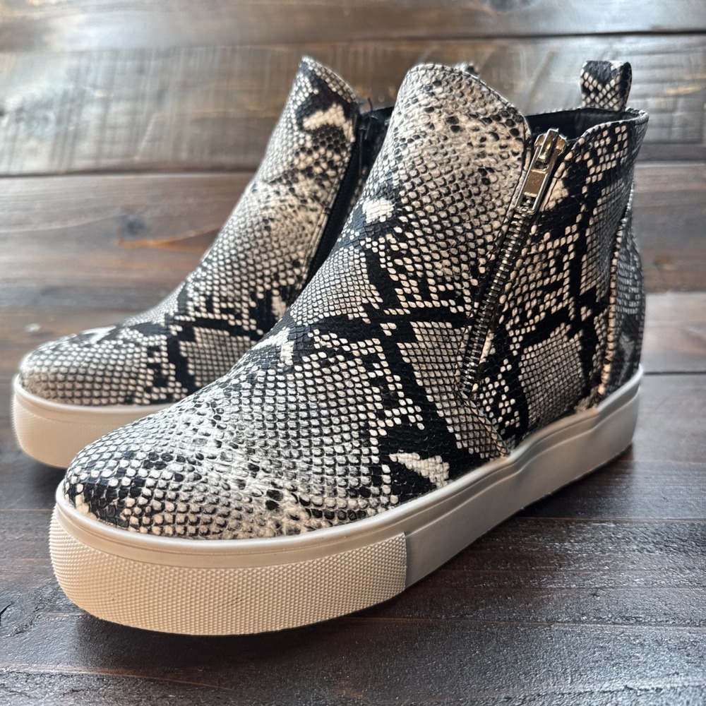 Nature Breeze Snake Print Sneaker Hidden Wedge Booties Women's Size 9